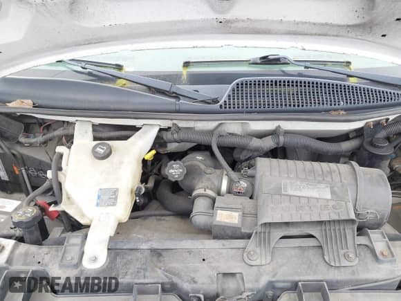2014 Chevrolet Express Cargo z VIN 1GCZGTBG8E1157484, wystawiony jako IAAI lot #41784601 z przebiegiem 225 694 mil mil oraz . Historia ofert i sprzedaży dostępna na DreamBid. Obrazek 10.