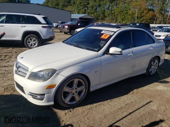 2012 Mercedes-Benz C 250 Sport с VIN WDDGF4HB7CR221336, выставлен на аукционе Copart как лот 86696405 с пробегом 206 811 миль миль и Списание • Salvage title. История ставок и продаж доступна на DreamBid. Изображение 1.