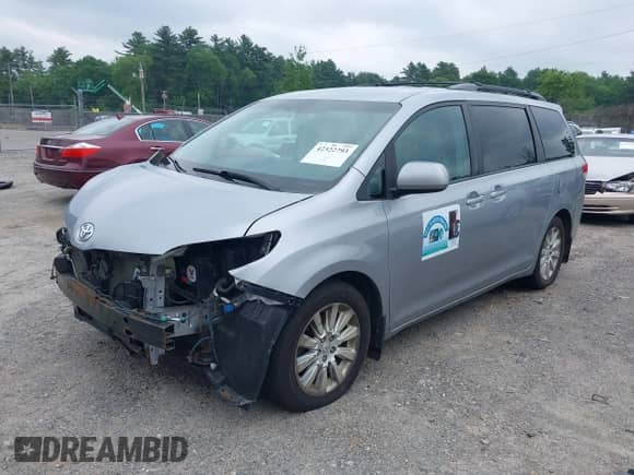 2012 Toyota Sienna LE with VIN 5TDJK3DC1CS032185, listed as a IAAI auction lot 42322793 with 142,139 mi miles and . Bid and sale history available at DreamBid. Image 18.