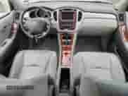 2005 Toyota Highlander z VIN JTEEP21A450119578, wystawiony jako Copart lot #69605275 z przebiegiem 142 705 mil mil oraz Szkoda całkowita • Salvage title. Historia ofert i sprzedaży dostępna na DreamBid. Obrazek 8.