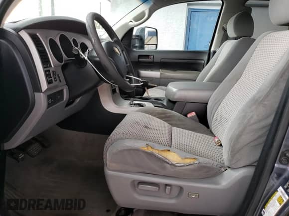 2008 Toyota Tundra z VIN 5TFCV54118X008593, wystawiony jako Copart lot #86814015 z przebiegiem 247 891 mil mil oraz Czysty tytuł • Clean title. Historia ofert i sprzedaży dostępna na DreamBid. Obrazek 7.