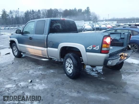 2006 GMC Sierra 1500 SLE1 z VIN 1GTEK19B76Z221061, wystawiony jako IAAI lot #41037819 z przebiegiem 126 431 mil mil oraz . Historia ofert i sprzedaży dostępna na DreamBid. Obrazek 3.