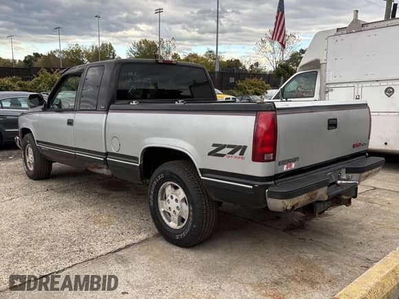 1994 GMC Sierra 1500 with VIN 2GTEK19K4R1579845, listed as a Copart auction lot 89894485 with 148,811 mi miles and Clean title. Bid and sale history available at DreamBid. Image 3.