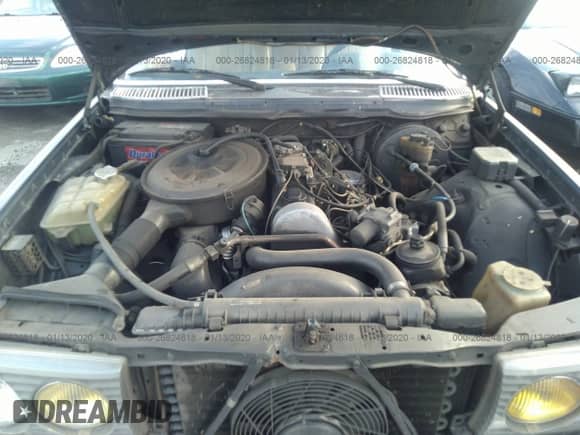 1982 Mercedes-Benz 300 z VIN WDBAB53A7CB000357, wystawiony jako IAAI lot #26824818 z przebiegiem 246 244 mil mil oraz . Historia ofert i sprzedaży dostępna na DreamBid. Obrazek 10.