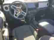 2025 Jeep Wrangler Sahara с VIN 1C4PJXEN3SW500663, выставлен на аукционе Copart как лот 85782235 с пробегом 21 270 миль миль и Чистый • Clean title. История ставок и продаж доступна на DreamBid. Изображение 8.