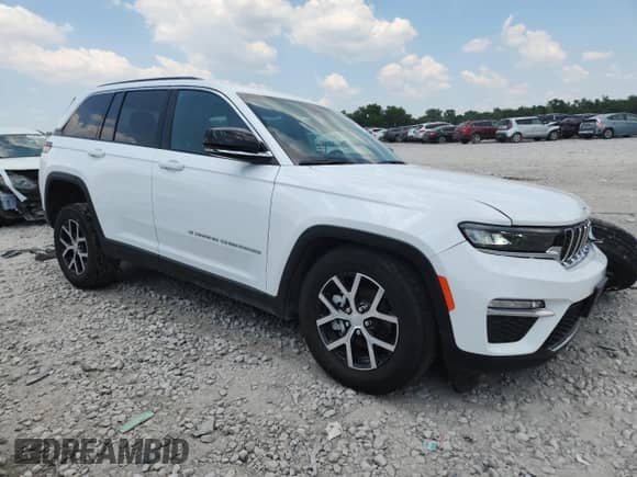 2024 Jeep Grand Cherokee Limited with VIN 1C4RJHBG6RC252988, listed as a Copart auction lot 63262435 with 13,909 mi miles and Salvage title. Bid and sale history available at DreamBid. Image 4.