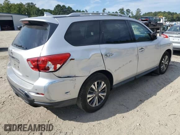 2019 Nissan Pathfinder S with VIN 5N1DR2MN6KC618039, listed as a Copart auction lot 71586925 with 121,977 mi miles and Salvage title. Bid and sale history available at DreamBid. Image 3.