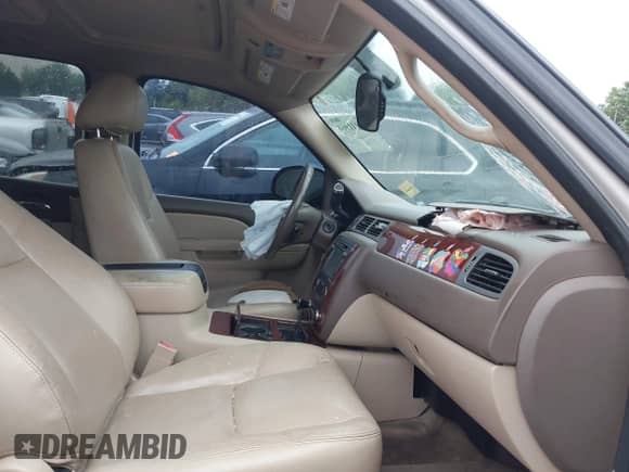 2012 Chevrolet Tahoe LTZ с VIN 1GNSKCE03CR114207, выставлен на аукционе IAAI как лот 43111966 с пробегом 259 962 миль миль и . История ставок и продаж доступна на DreamBid. Изображение 5.