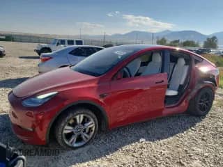 2021 Tesla Model Y Long Range with VIN 5YJYGDEE9MF141103, listed as a Copart auction lot 71258435 with 60,008 mi miles and Salvage title. Bid and sale history available at DreamBid. Image 1.