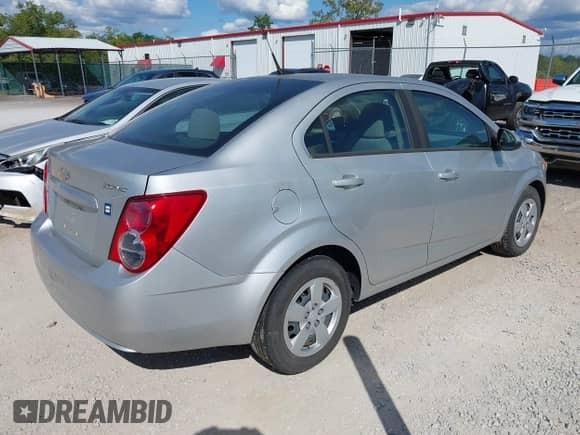 2013 Chevrolet Sonic LS с VIN 1G1JA5SH6D4236256, выставлен на аукционе IAAI как лот 43068509 с пробегом 220 001 миль миль и . История ставок и продаж доступна на DreamBid. Изображение 4.