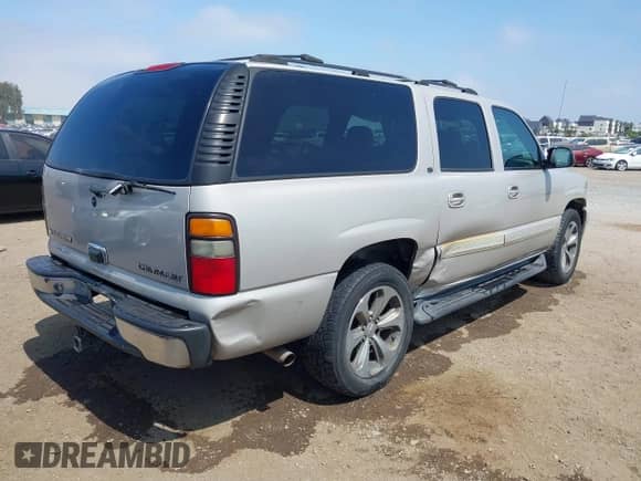 2005 Chevrolet Suburban LT с VIN 1GNEC16Z35J118674, выставлен на аукционе IAAI как лот 42465242 с пробегом 155 791 миль миль и . История ставок и продаж доступна на DreamBid. Изображение 4.