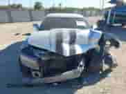 2014 Chevrolet Camaro LS z VIN 2G1FA1E34E9229027, wystawiony jako IAAI lot #43400236 z przebiegiem 143 449 mil mil oraz . Historia ofert i sprzedaży dostępna na DreamBid. Obrazek 13.