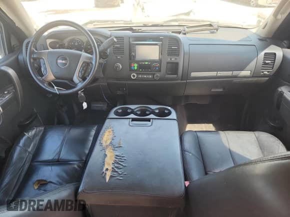 2013 GMC Sierra 1500 SLE with VIN 3GTP2VE74DG112748, listed as a Copart auction lot 82034905 with 189,696 mi miles and Clean title. Bid and sale history available at DreamBid. Image 8.