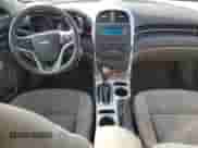 2015 Chevrolet Malibu LS z VIN 1G11B5SLXFF286411, wystawiony jako Copart lot #82653315 z przebiegiem 161 031 mil mil oraz Czysty tytuł • Clean title. Historia ofert i sprzedaży dostępna na DreamBid. Obrazek 8.