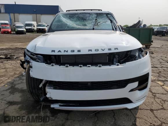 2024 Land Rover Range Rover Sport Dynamic SE with VIN SAL1L9FU6RA404205, listed as a Copart auction lot 58832715 with Not provided miles and Non repairable. Bid and sale history available at DreamBid. Image 5.