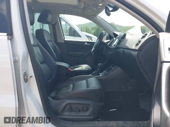 2017 Volkswagen Tiguan Sport with VIN WVGUV7AX2HK029485, listed as a IAAI auction lot 42548916 with 116,375 mi miles and . Bid and sale history available at DreamBid. Image 5.