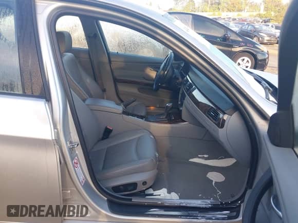 2009 BMW 3 Series 328i xDrive with VIN WBAPK53529A513929, listed as a IAAI auction lot 43481693 with 153,017 mi miles and . Bid and sale history available at DreamBid. Image 5.