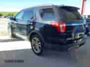 2017 Ford Explorer Limited z VIN 1FM5K7F8XHGC75136, wystawiony jako IAAI lot #43440453 z przebiegiem 122 807 mil mil oraz . Historia ofert i sprzedaży dostępna na DreamBid. Obrazek 3.