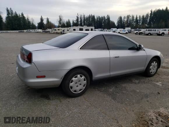 2000 Honda Accord LX с VIN 1HGCG3243YA022818, выставлен на аукционе Copart как лот 79575364 с пробегом 182 005 миль миль и Списание • Salvage title. История ставок и продаж доступна на DreamBid. Изображение 3.