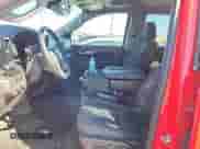 2024 Chevrolet Silverado 1500 LT z VIN 1GCRDDEK1RZ155405, wystawiony jako IAAI lot #43589544 z przebiegiem 50 431 mil mil oraz . Historia ofert i sprzedaży dostępna na DreamBid. Obrazek 43.