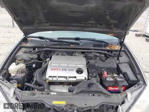 2005 Toyota Camry LE z VIN 4T1BF30K35U604602, wystawiony jako IAAI lot #43415458 z przebiegiem 217 265 mil mil oraz . Historia ofert i sprzedaży dostępna na DreamBid. Obrazek 10.