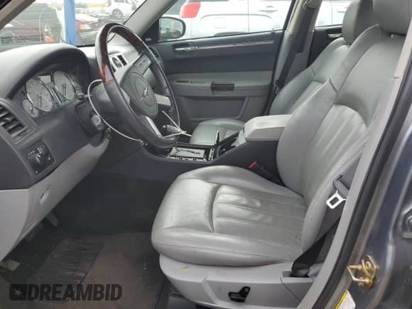 2006 Chrysler 300 C with VIN 2C3KA63H16H319071, listed as a Copart auction lot 69198805 with 148,817 mi miles and Clean title. Bid and sale history available at DreamBid. Image 7.