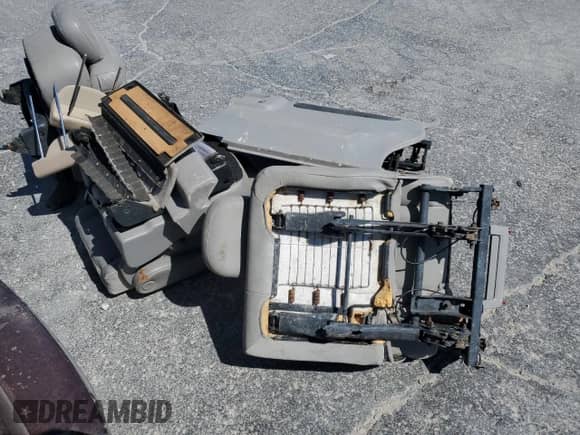 2006 Chevrolet Uplander 1LT z VIN 1GNDV33L46D168453, wystawiony jako Copart lot #50196315 z przebiegiem 227 851 mil mil oraz Czysty tytuł • Clean title. Historia ofert i sprzedaży dostępna na DreamBid. Obrazek 13.