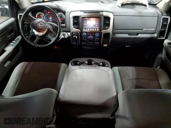 2016 Ram 1500 Big Horn z VIN 3C6RR7LT8GG213982, wystawiony jako Copart lot #61257965 z przebiegiem 142 262 mil mil oraz Szkoda całkowita • Salvage title. Historia ofert i sprzedaży dostępna na DreamBid. Obrazek 8.