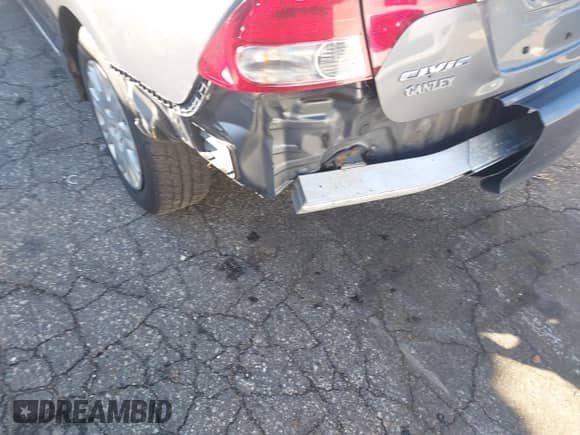 2009 Honda Civic с VIN 1HGFA15369L011792, выставлен на аукционе IAAI как лот 43600979 с пробегом 233 854 миль миль и . История ставок и продаж доступна на DreamBid. Изображение 6.