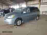 2004 Toyota Sienna XLE z VIN 5TDZA22CX4S194448, wystawiony jako Copart lot #56755535 z przebiegiem 102 504 mil mil oraz Czysty tytuł • Clean title. Historia ofert i sprzedaży dostępna na DreamBid. Obrazek 1.