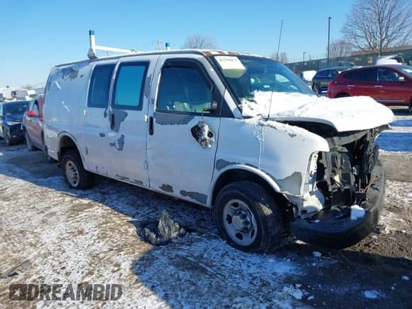 2010 Chevrolet Express Cargo z VIN 1GCZGFBAXA1163309, wystawiony jako IAAI lot #41390011 z przebiegiem Nie podano mil oraz . Historia ofert i sprzedaży dostępna na DreamBid. Obrazek 1.