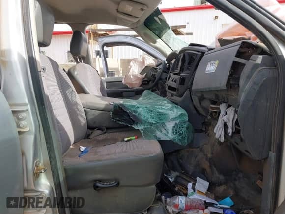 2007 Dodge RAM z VIN 3D3KS28DX7G828222, wystawiony jako IAAI lot #41562416 z przebiegiem Nie podano mil oraz . Historia ofert i sprzedaży dostępna na DreamBid. Obrazek 5.