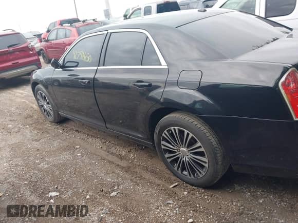 2014 Chrysler 300 S с VIN 2C3CCAGG8EH201441, выставлен на аукционе IAAI как лот 42796650 с пробегом 143 668 миль миль и . История ставок и продаж доступна на DreamBid. Изображение 14.