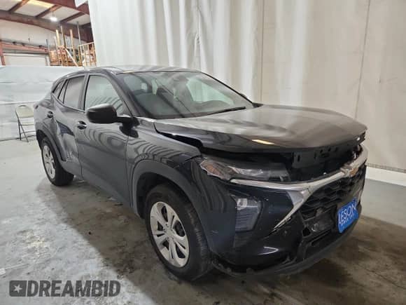 2024 Chevrolet Trax LS с VIN KL77LFE25RC140153, выставлен на аукционе Copart как лот 84625105 с пробегом Не указан миль и Списание • Salvage title. История ставок и продаж доступна на DreamBid. Изображение 4.