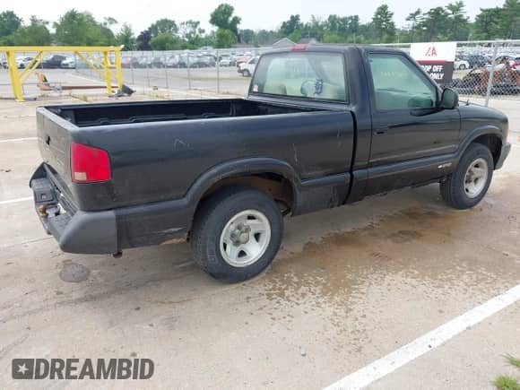 1995 Chevrolet S-10 с VIN 1GCCS1440SK211488, выставлен на аукционе IAAI как лот 42689665 с пробегом 101 645 миль миль и . История ставок и продаж доступна на DreamBid. Изображение 4.