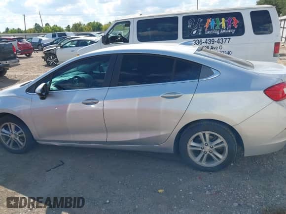 2018 Chevrolet Cruze LT с VIN 1G1BE5SM8J7182331, выставлен на аукционе IAAI как лот 43394157 с пробегом Не указан миль и . История ставок и продаж доступна на DreamBid. Изображение 13.