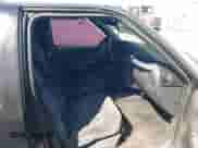 2002 Chevrolet Blazer LS z VIN 1GNCS13W62K105136, wystawiony jako IAAI lot #42087873 z przebiegiem 252 602 mil mil oraz . Historia ofert i sprzedaży dostępna na DreamBid. Obrazek 5.