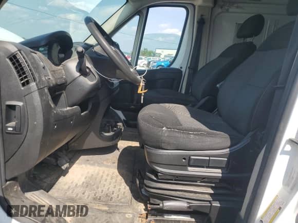 2014 Ram ProMaster Cargo с VIN 3C6TRVBG9EE129175, выставлен на аукционе Copart как лот 62990655 с пробегом 126 965 миль миль и Списание • Salvage title. История ставок и продаж доступна на DreamBid. Изображение 7.