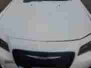 2019 Chrysler 300 S с VIN 2C3CCABG9KH537909, выставлен на аукционе Copart как лот 90449585 с пробегом Не указан миль и Чистый • Clean title. История ставок и продаж доступна на DreamBid. Изображение 11.