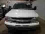 2003 Chevrolet Suburban LT with VIN 3GNGK26G33G130967, listed as a Copart auction lot 81364474 with 236,136 mi miles and Salvage title. Bid and sale history available at DreamBid. Image 5.
