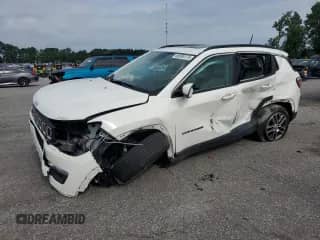 2018 Jeep Compass Latitude with VIN 3C4NJCBB3JT468182, listed as a Copart auction lot 68586175 with 61,068 mi miles and Salvage title. Bid and sale history available at DreamBid. Image 1.
