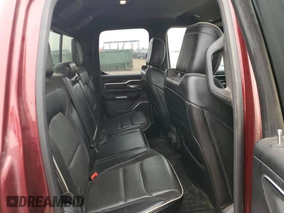 2019 Ram 1500 Laramie z VIN 1C6SRFDT0KN746743, wystawiony jako Copart lot #69297895 z przebiegiem 158 279 mil mil oraz Nie do naprawy • Non repairable. Historia ofert i sprzedaży dostępna na DreamBid. Obrazek 10.