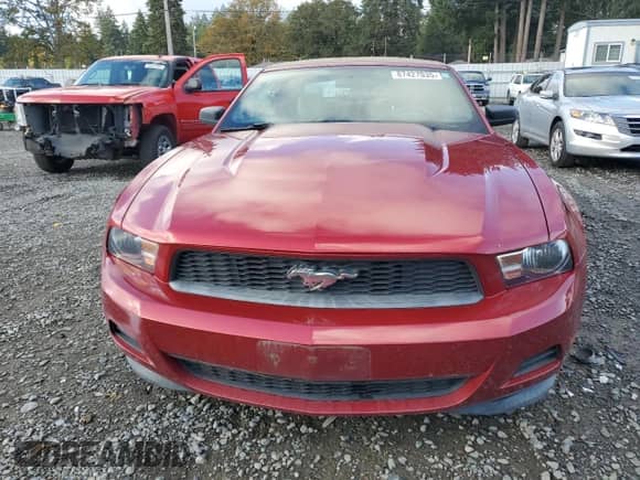 2012 Ford Mustang V6 z VIN 1ZVBP8EM9C5216920, wystawiony jako Copart lot #87427035 z przebiegiem 97 539 mil mil oraz Szkoda całkowita • Salvage title. Historia ofert i sprzedaży dostępna na DreamBid. Obrazek 5.