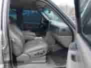 2005 Chevrolet Tahoe Z71 с VIN 1GNEK13T95R111247, выставлен на аукционе IAAI как лот 40799717 с пробегом 202 688 миль миль и . История ставок и продаж доступна на DreamBid. Изображение 5.