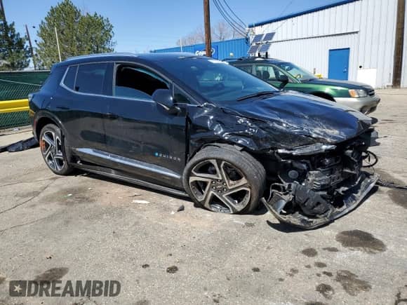 2025 Chevrolet Equinox EV LT with VIN 3GN7DLRR8SS129824, listed as a Copart auction lot 52150975 with 8,686 mi miles and Salvage title. Bid and sale history available at DreamBid. Image 4.