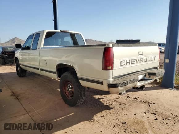 1994 Chevrolet Silverado 2500 с VIN 1GCGC29N0RE198403, выставлен на аукционе Copart как лот 74313284 с пробегом 216 190 миль миль и Списание • Salvage title. История ставок и продаж доступна на DreamBid. Изображение 2.