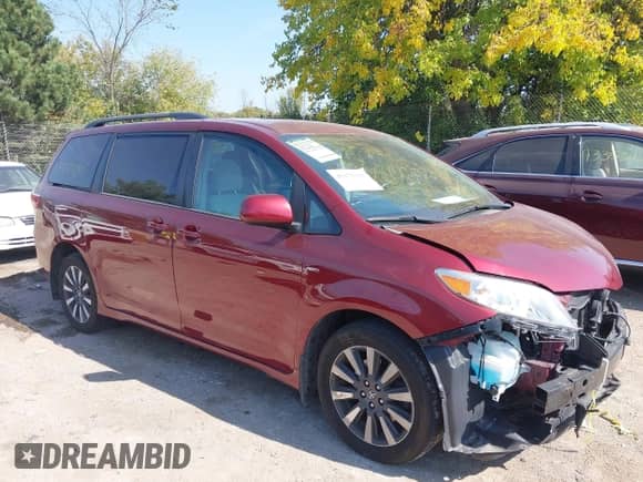 2018 Toyota Sienna LE z VIN 5TDJZ3DC9JS202902, wystawiony jako IAAI lot #43373131 z przebiegiem 145 490 mil mil oraz . Historia ofert i sprzedaży dostępna na DreamBid. Obrazek 1.