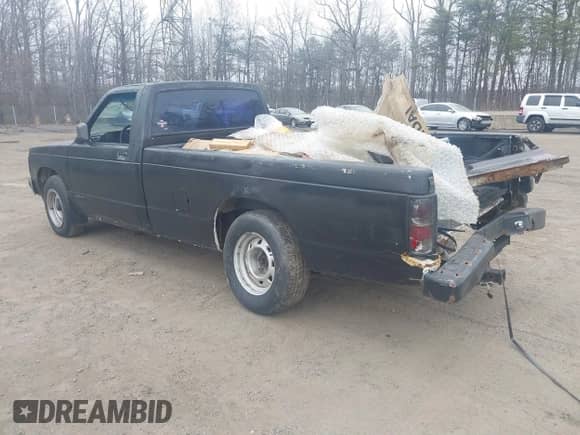 1991 Chevrolet S-10 z VIN 1GCCS14Z7M0154779, wystawiony jako IAAI lot #41756258 z przebiegiem 219 478 mil mil oraz . Historia ofert i sprzedaży dostępna na DreamBid. Obrazek 3.
