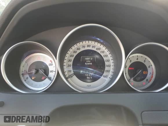 2015 Mercedes-Benz C 250 with VIN WDDGJ4HB6FG409604, listed as a Copart auction lot 66613515 with 92,494 mi miles and Clean title. Bid and sale history available at DreamBid. Image 9.