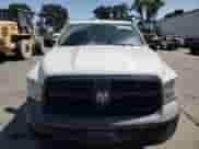 2017 Ram 1500 Tradesman z VIN 1C6RR6FG7HS841311, wystawiony jako Copart lot #67495535 z przebiegiem 155 952 mil mil oraz Czysty tytuł • Clean title. Historia ofert i sprzedaży dostępna na DreamBid. Obrazek 5.